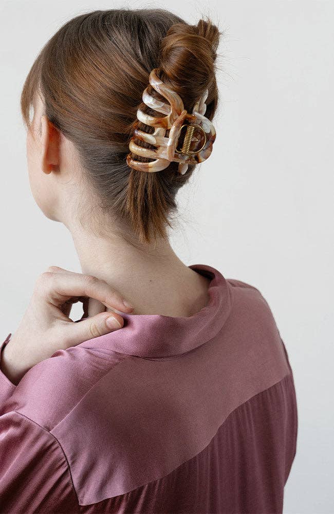 Odelia Claw Clip: Brown