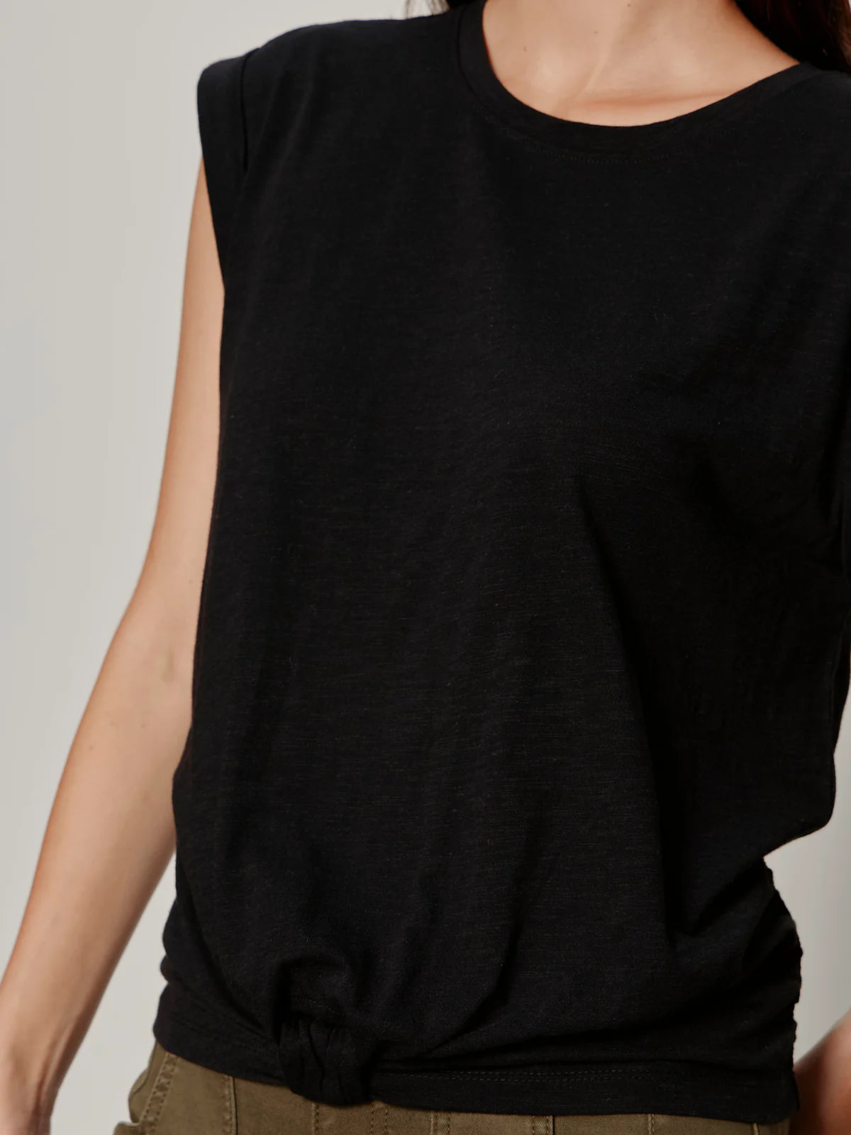 Knotted Muscle Tee | Black